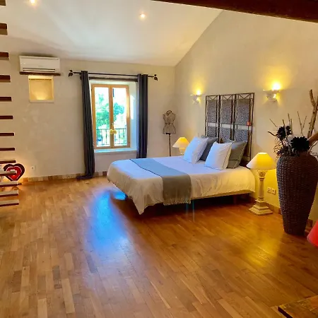 Holiday home Authentique Bijou Coeur D'orange A 2 Pas Du Theatre Antique! *