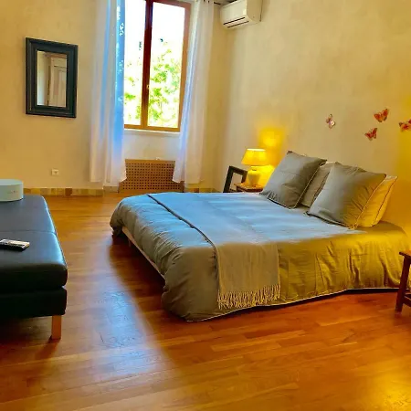 Holiday home Authentique Bijou Coeur D'orange A 2 Pas Du Theatre Antique! Orange (Vaucluse)