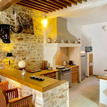 Holiday home Authentique Bijou Coeur D'orange A 2 Pas Du Theatre Antique! *