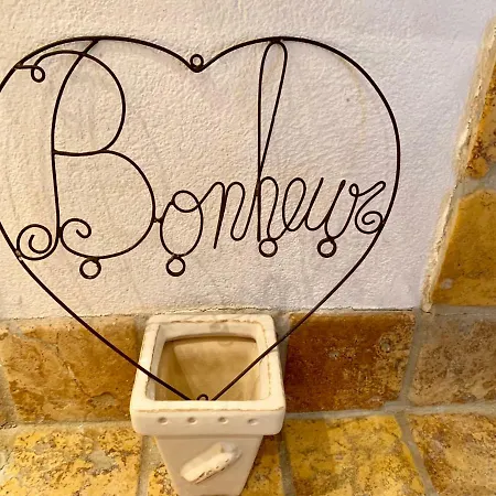 Holiday home Authentique Bijou Coeur D'orange A 2 Pas Du Theatre Antique! *